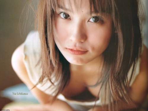 sukoyaka: coolsurf:  (【画像】市川由衣（26）が驚愕セクシーショット、写真集で“髪ブラ”披露 RIDE THE WAVE 2chから)  -Yui