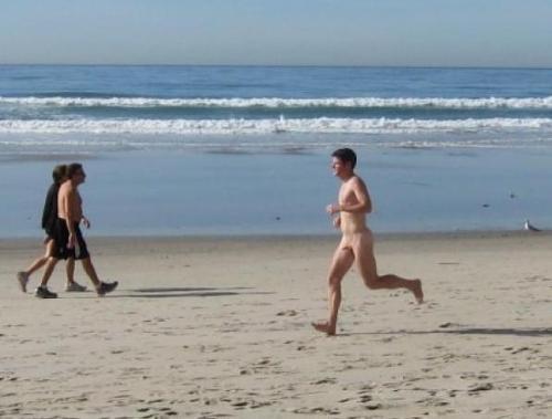 guyzbeach:  Follow Guyzbeach, a collection of natural men naked at the beach !