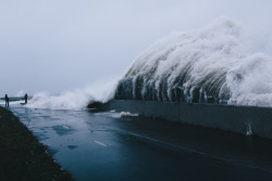 rcruzniemiec:  Brooklyn, New York - October 29, 2012 The incredible work of Chris Ozer during Hurricane Sandy.  