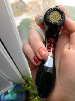 eat-acid-see-truth:  kief bowls out of a