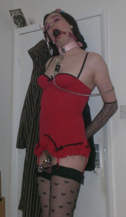 sissyslavem:  hollyinhose:  littlemisschastity:  Leashed…  a typical Friday night  Yummy! I wanna play with her!   I need this to be a permanent thing for me… :-)
