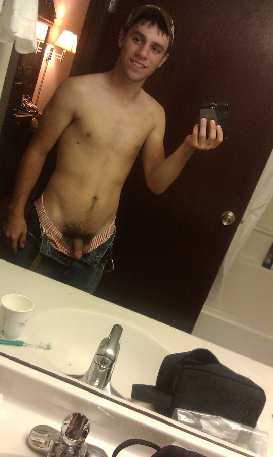 xetinepics:  Its not always about the size, this guy is soo cute :)