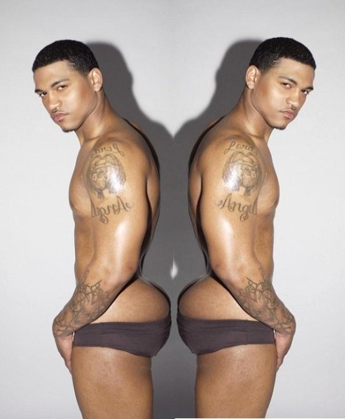 absolutelyphyne:  Double Vision. Double Pleasure.