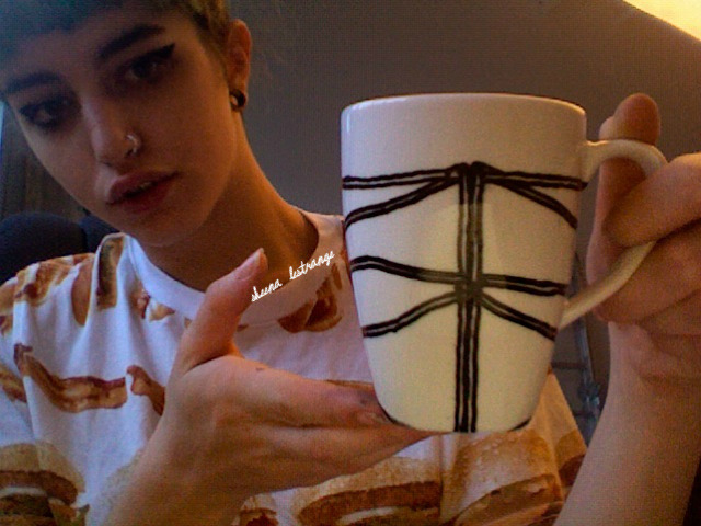 disgustinghuman:  i decorated a mug