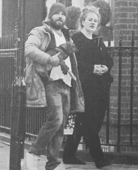loveadeleandfucktherest:  :  Adele + Baby    Adhkldsjstgjklfdlsadlgak :3