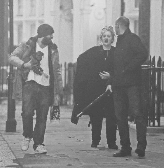 loveadeleandfucktherest:  :  Adele + Baby    Adhkldsjstgjklfdlsadlgak :3