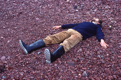 fadeoutmyself:Andy GoldsworthyRain shadowSt. Abbs, ScotlandJune 1984