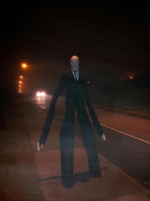 10knotes: randomtripe: Scary Costumes: You’re Doing it Right Follow this blog, you will love it on y