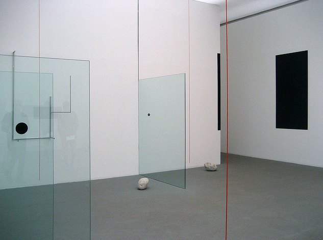 fiore-rosso:  Waltércio Caldas | Installation view | Think with the Senses. Feel