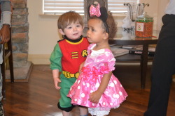 queerlux:  kalelthekonfident:  peaceisofus:  champagne-paradise:  loveherlikeegyptian:  thenfrankiesaid:  wokeupcute:  okay so i just had to share this i took my nephew to a halloween party for little kids and from the second he saw this little girl i