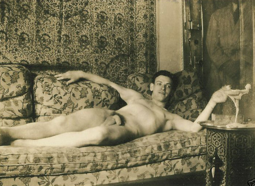 Major Dad’s Vintage nude 0527grandpawasahomo:If Grandma only knew…. 