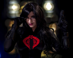 turner-d-century:  Baroness by CallieCosplay. Photograph by David Thorpe Go see her new website at http://www.calliecosplay.com/ 