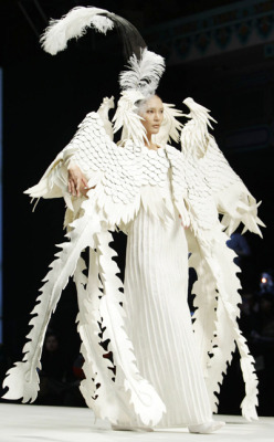 la-musemalade: fashionhideandseek:   More…http://fashionhideandseek.tumblr.com/post/34759740005/xuming-haute-couture-collection-china-fashion Models show some extraordinary creations by Chinese designer Xu Ming at an opening party for the 7th Paris
