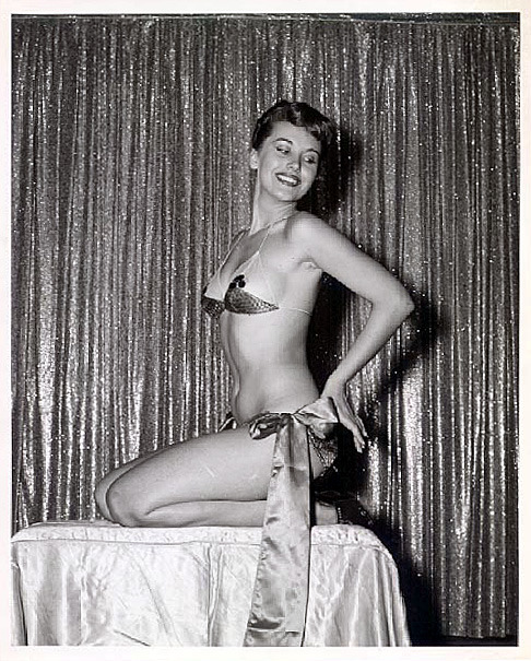 burleskateer:   Jean Smyle   aka. “Venus The Body”.. Seen here, in her working