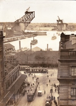 collective-history:  Construction of Sydney Harbour Bridge, January 1930. 