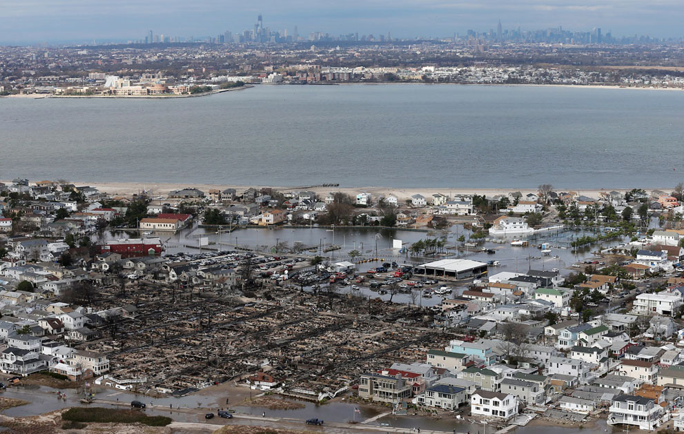 fuckyeahgodsgirls:  fuckyeahgodsgirls:  When a horrible tornado demolished Joplin,