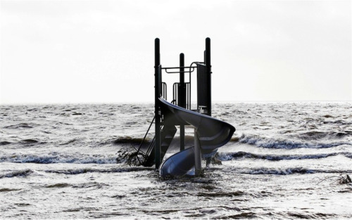 leslieseuffert:  As many of you already know, New Jersey got the brunt of Hurricane Sandy. Haunting images have emerged that show the incredible devastation it caused particularly along its coast. Waves washing over a roller coaster, a house partially