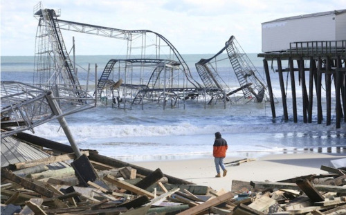 leslieseuffert:  As many of you already know, New Jersey got the brunt of Hurricane Sandy. Haunting images have emerged that show the incredible devastation it caused particularly along its coast. Waves washing over a roller coaster, a house partially