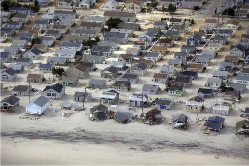 leslieseuffert:  As many of you already know, New Jersey got the brunt of Hurricane Sandy. Haunting images have emerged that show the incredible devastation it caused particularly along its coast. Waves washing over a roller coaster, a house partially