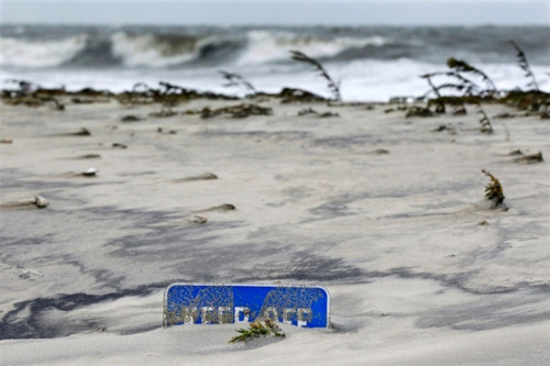 leslieseuffert:  As many of you already know, New Jersey got the brunt of Hurricane Sandy. Haunting images have emerged that show the incredible devastation it caused particularly along its coast. Waves washing over a roller coaster, a house partially