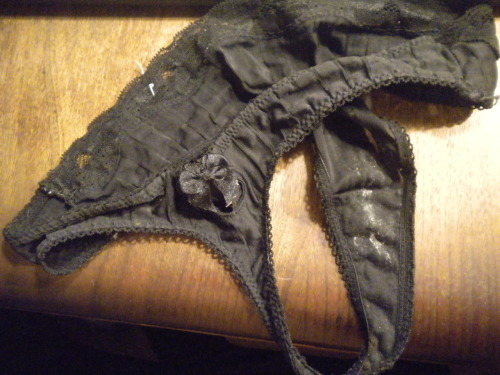 thattinglelingsensation submitted: She went to the club last night