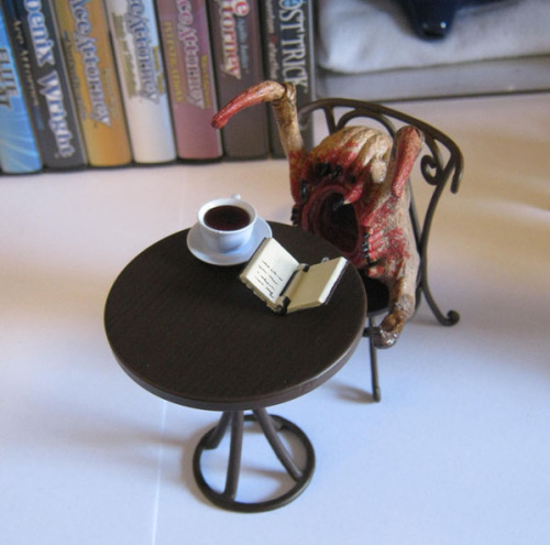 shinyv:its a headcrab sitting in a chair having a cup of tea what more could you possibly want