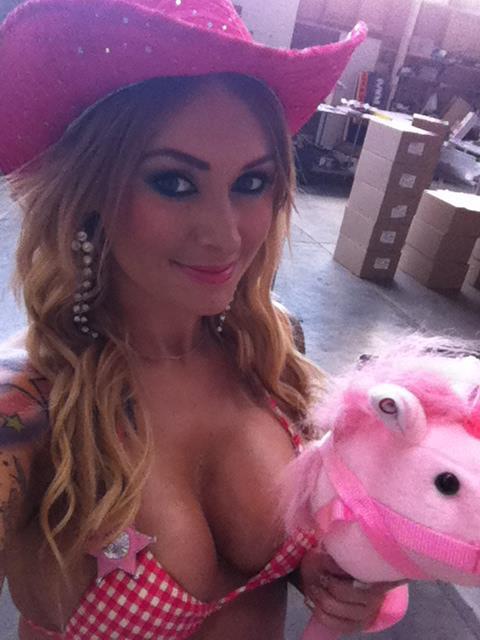 fineft:  Tattoo barbie