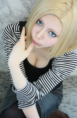 kaidaman:  Aww yeah, Android 18 Cosplayer.Yum. 