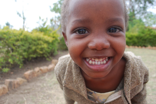 souls-of-my-shoes:  A Smile | Moshi, Tanzania (by HollyPollyTictar)