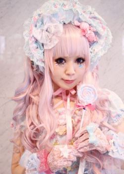 acidtea:  for more kawaii/pastel/lolita click