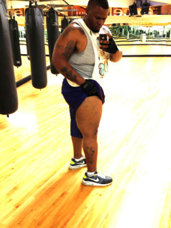 odomo:  thickboyswag:  Leg day #thick  Damn I just fell out!