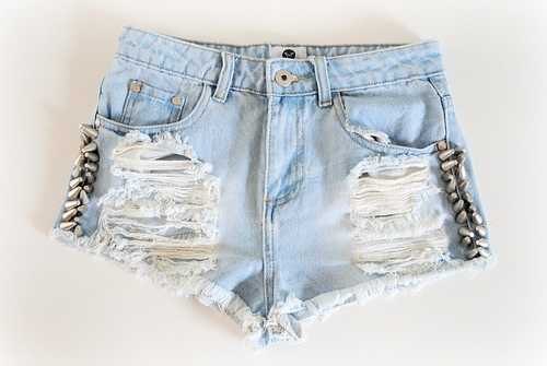 urban-prada:  styleandpepper:  follow this amazing fashion blog!  Celebs, fashion, and cute boys. X