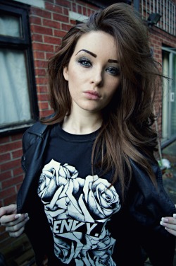 Nattjan:  Hit Up Envy Apparel, This Tee Is Beaut.http://Envyappareluk.bigcartel.com/Http://Envyappareluk.tumblr.com/