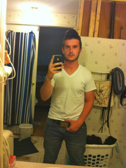 jrodrig8:  thecircumcisedmaleobsession:  21 year old straight guy from Whitehouse, TX That pic of him with a hard-on on the toilet was kinda hot!  I’d love to be naked on all fours in between his legs sucking on his cock