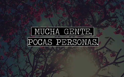 sintisinmi:  Pocas personas. 