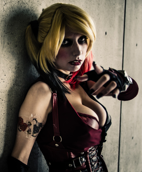 cosplayblog:Submission Time!Harley Quinn from Batman: Arkham CityCosplayer: ManiacalxJester [TM | DA