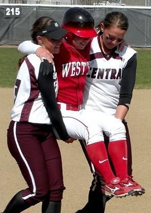 fosterhope:  Sara Tucholsky, a softball player for Western Oregon University, tore her ACL while rou