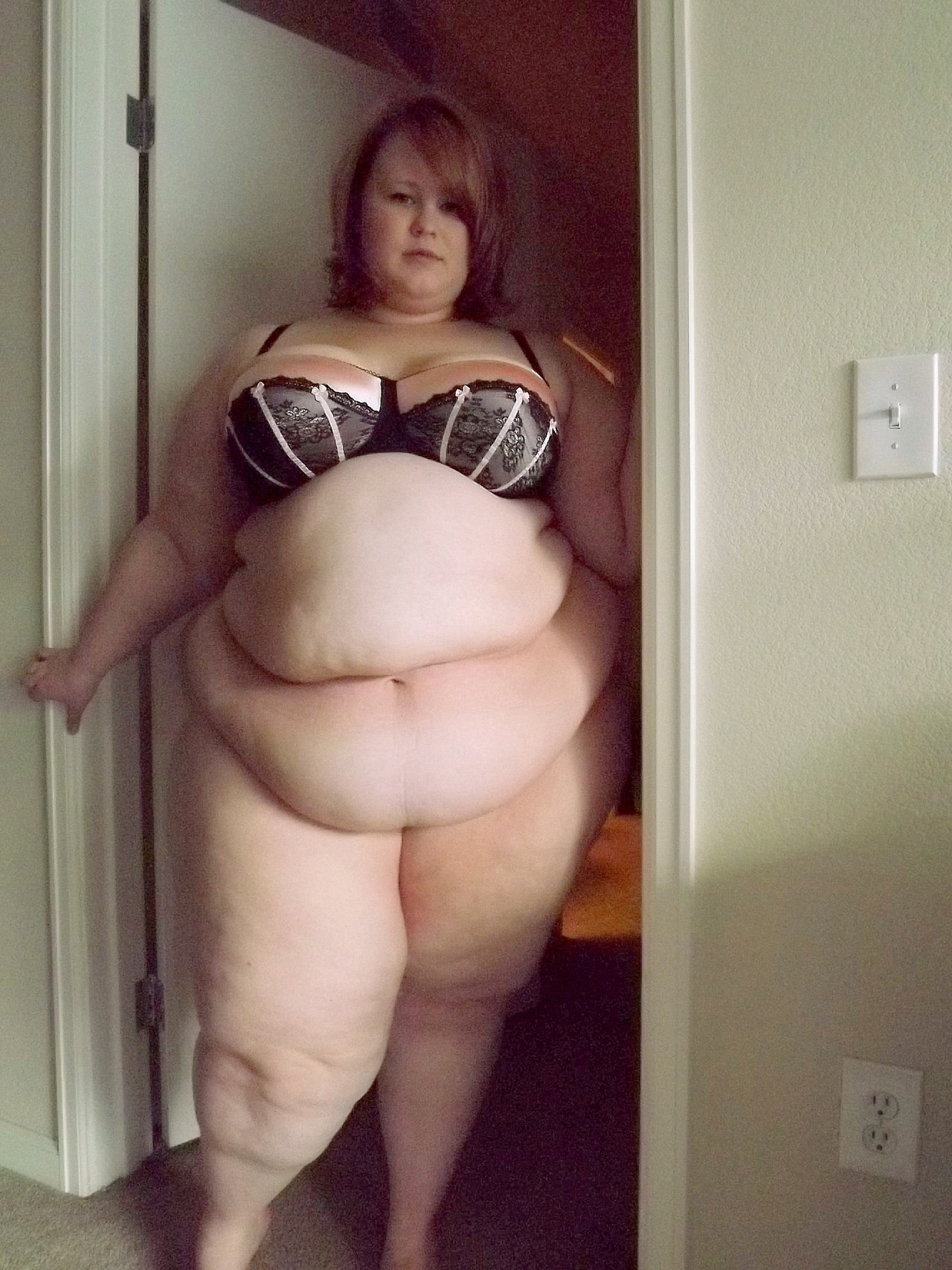 mmm sexyt!  roxxieyo:  Showing off my new lingerie. Thereâ€™s matching panties