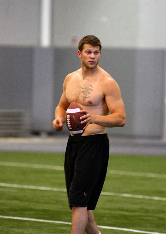 Jake Locker, Washington Huskies and Tennessee Titans