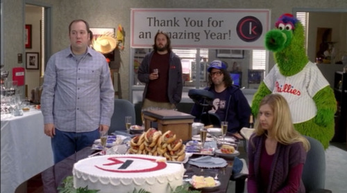 Always nice to see UCB pros Sue Galloway and Anthony Atamanuik on 30 Rock. Here they’re in the same shot together, joined by the Phillie Phanatic.