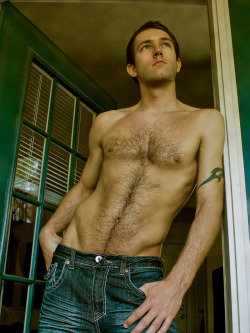 insatiablesatyr:  now this is one helluva sexy man    My god!