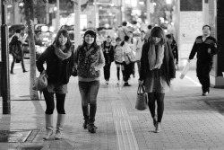 kuroyuki:  Evening in Kobe by sanmai on Flickr.