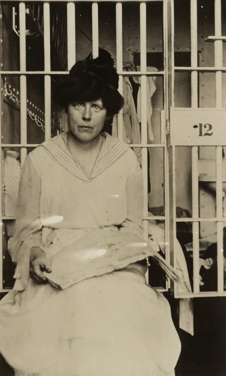 iloveretro:jessbennett:Women of Protest: A Feminist History Refresher  It wasn’t until 1920 that wom