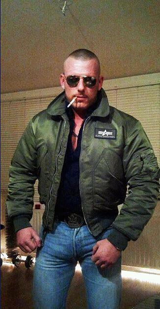 dilftruckers:  Top Gun  I love a big fat cock bulge packed into jeans. It just tickles