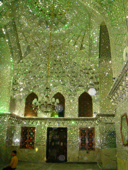 toughtink: thescepteredisle: cornersoftheworld: Aramgah-e Shah-e Cheragh (Mirrored Mausoleum for Ima