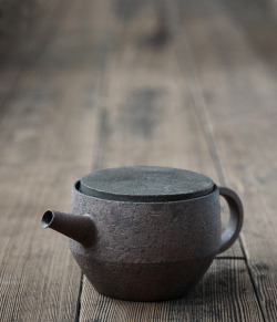 clearobsession:Yuichi Takemata Ceramic Teapot