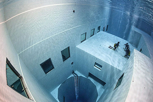 wiitch-hazell:  antisocialblogger:  Nemo 33 by John Beernaerts, 2004 The world’s