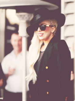ARTPOP IS STILL ALIVE