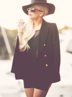 ARTPOP IS STILL ALIVE
