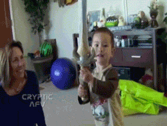  Gracias por regalarme esta espada, mamá. Ahora… ¡¡¡MUERE!!! 